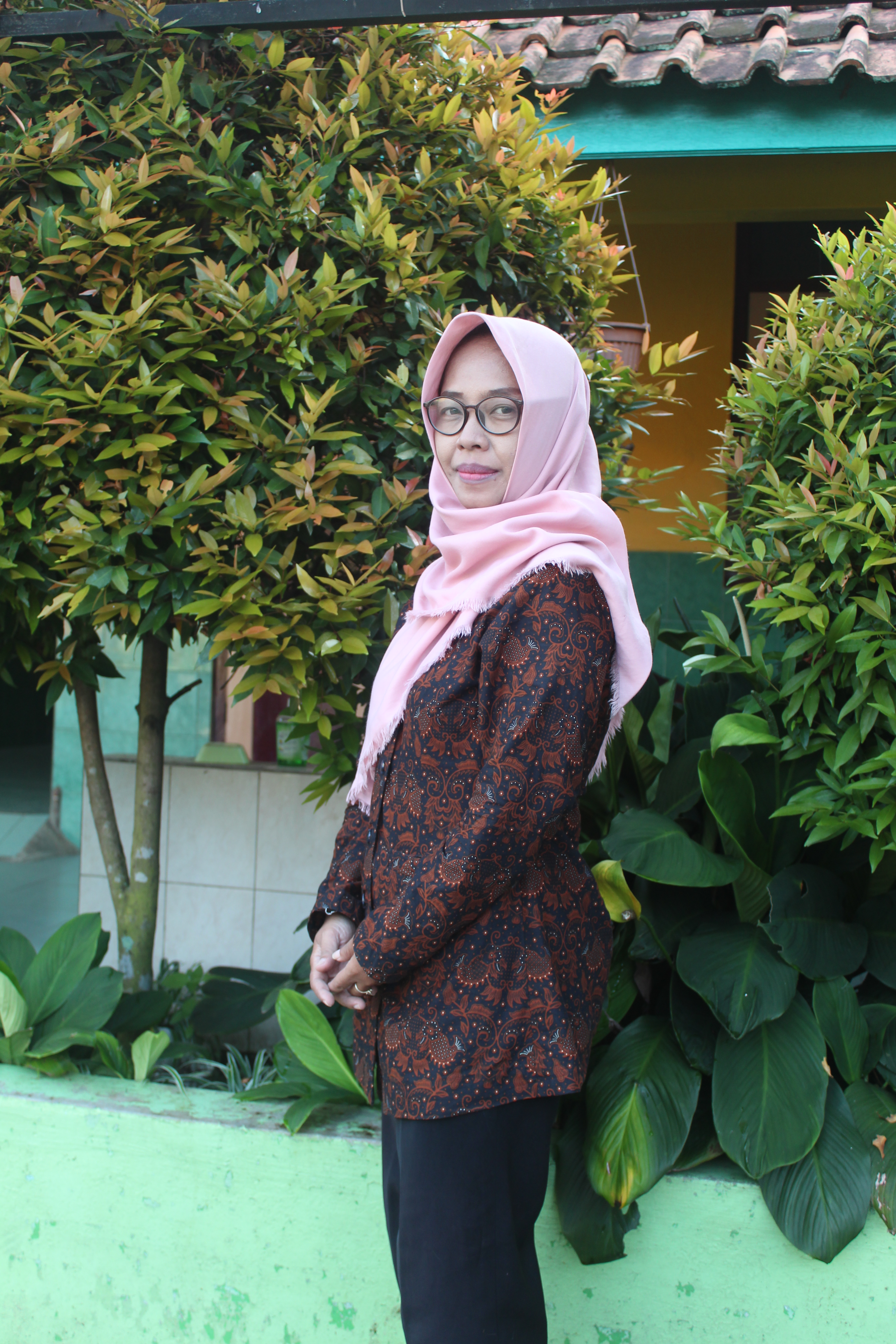 <center><br>DESMITRI ARTATI, S.Pd.SD.</center>